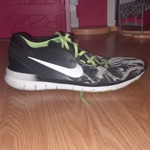 NIKE SHOES
